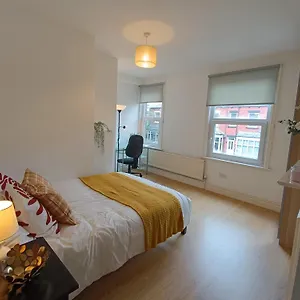 https://newport-gardens.yorkshirehotels.net